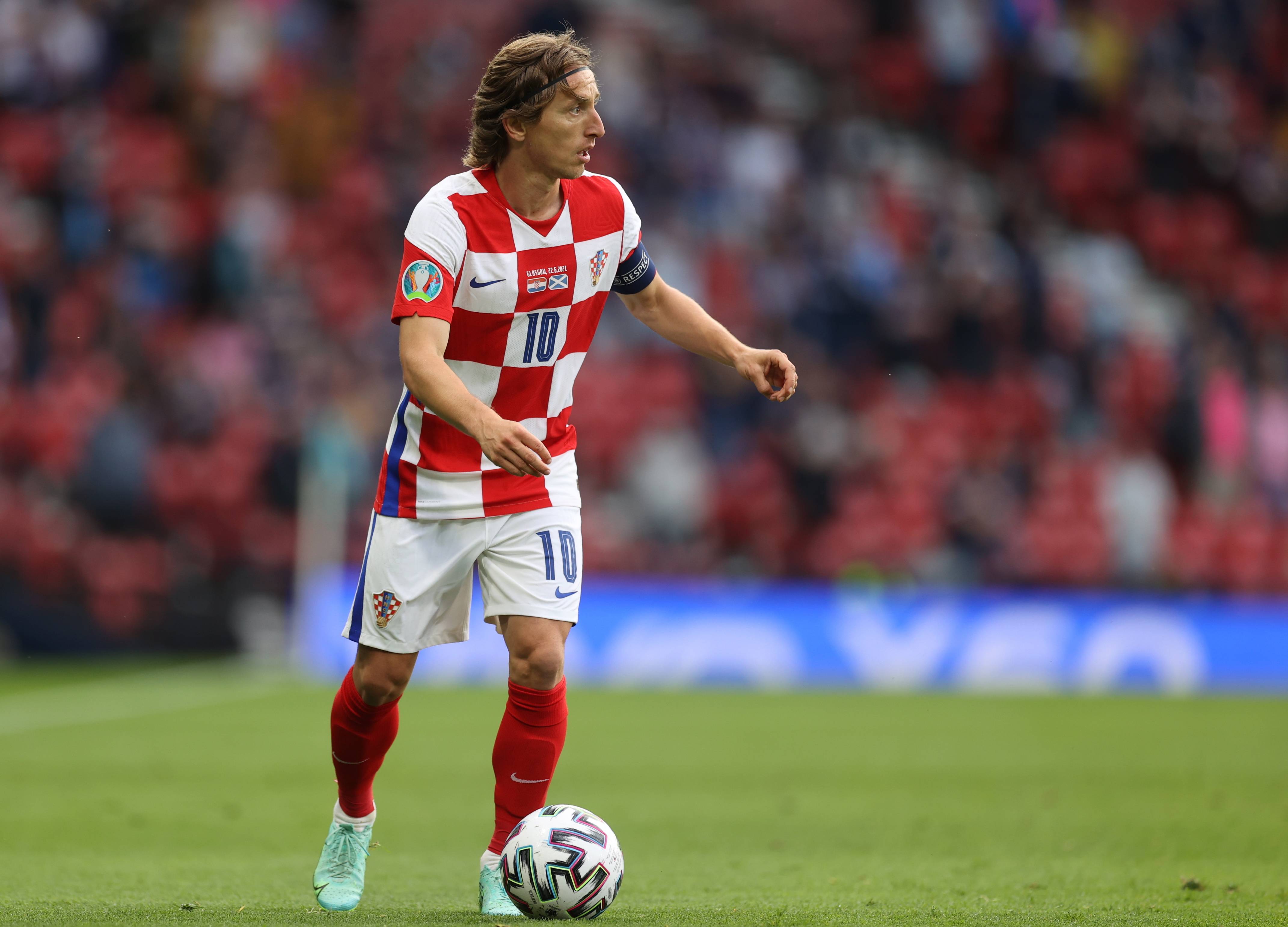 博涅克：莱万是过去二三十年里世界上最好的九号球员